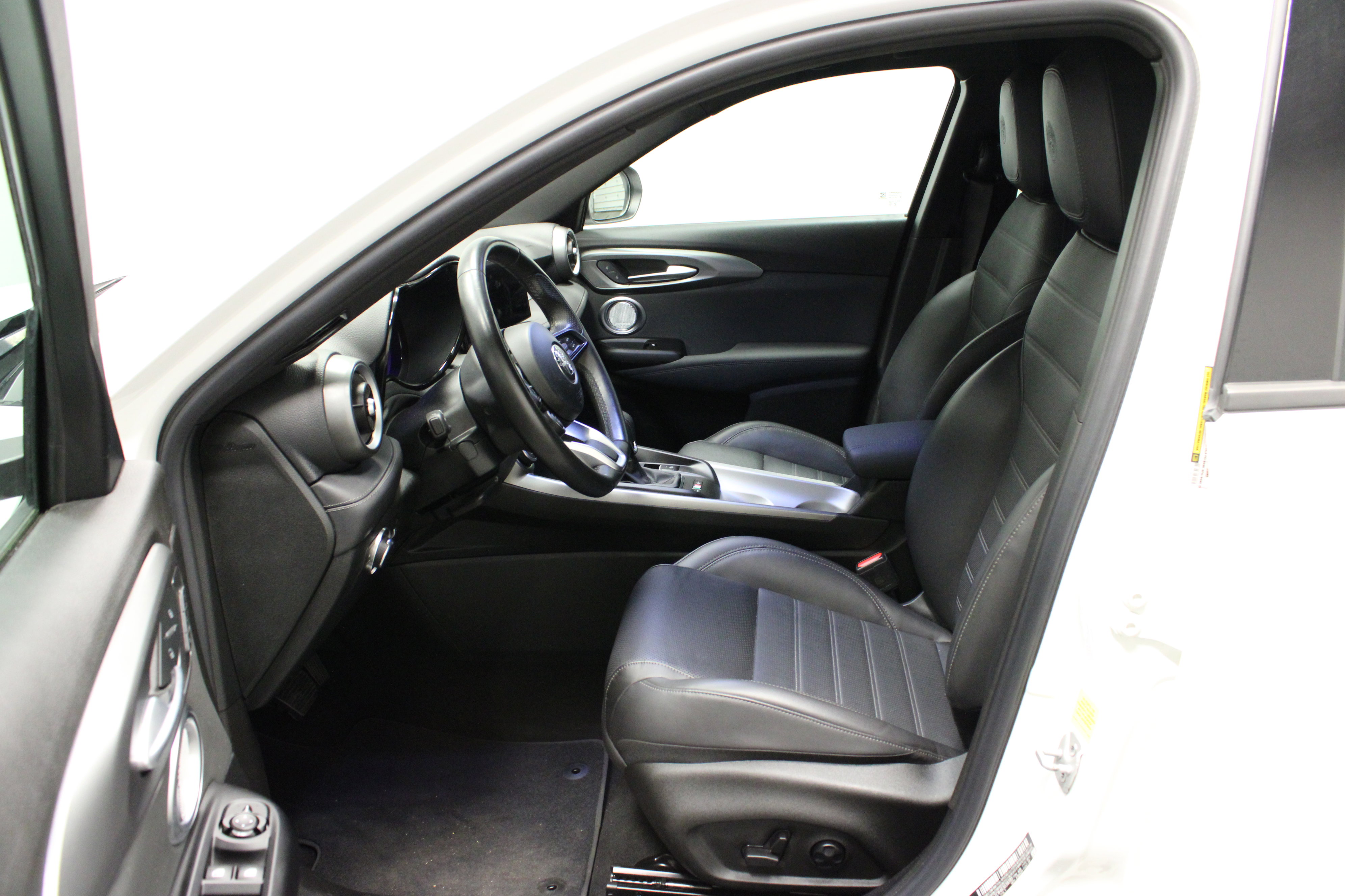 Used 2024 Alfa Romeo Tonale Ti AWD/4WD image 18
