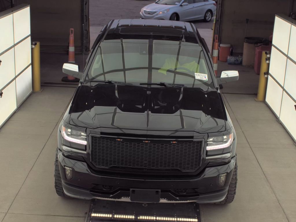 Used 2017 Chevrolet Silverado 1500 High Country image 2