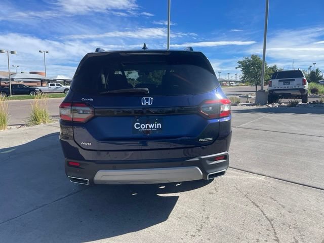 Used 2025 Honda Pilot Touring image 8