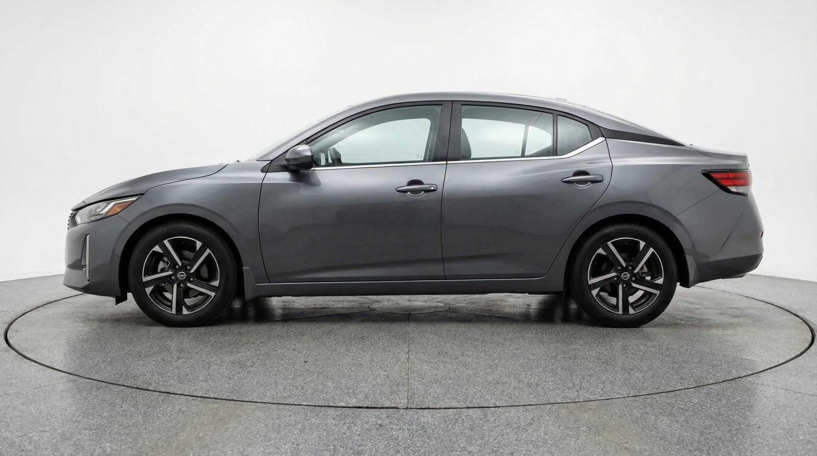 Used 2025 Nissan Sentra SV image 4