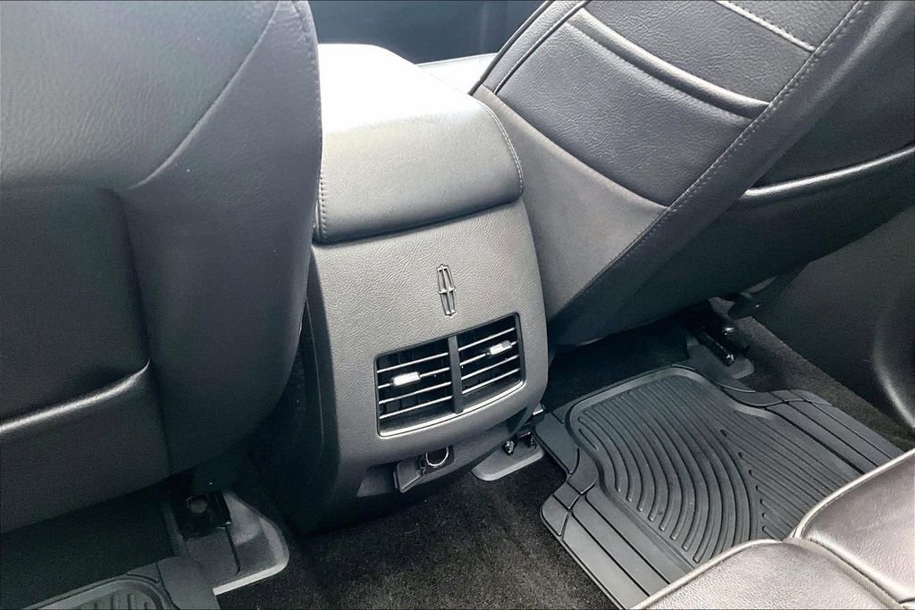 Used 2015 Lincoln MKX AWD w/ Equipment Group 102A image 34