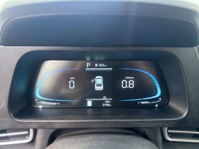 Certified 2025 Hyundai Elantra SE image 29