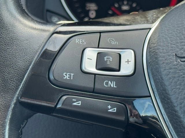 Used 2018 Volkswagen Passat 2.0T R-Line FWD image 41