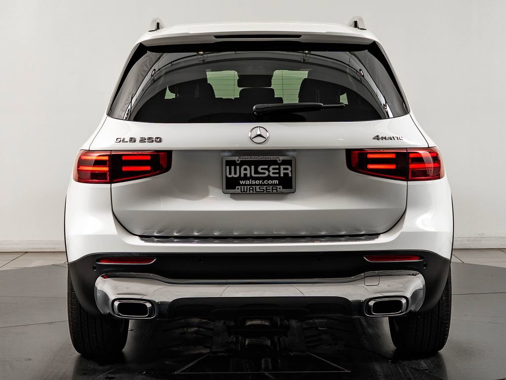 Certified 2024 Mercedes-Benz GLB 250 4MATIC image 7