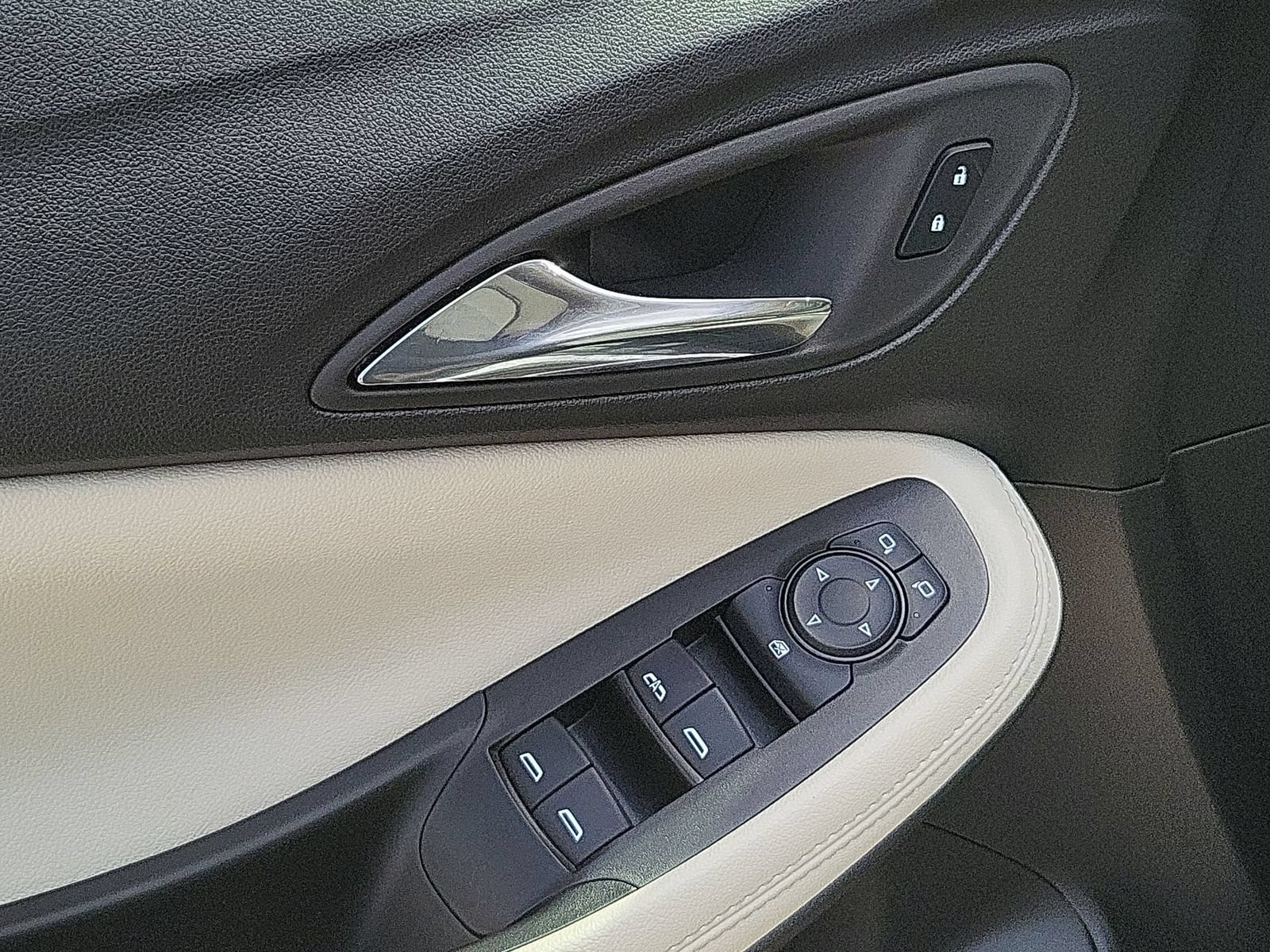 Used 2023 Buick Encore GX Preferred w/ Cold Weather Comfort Package FWD image 23