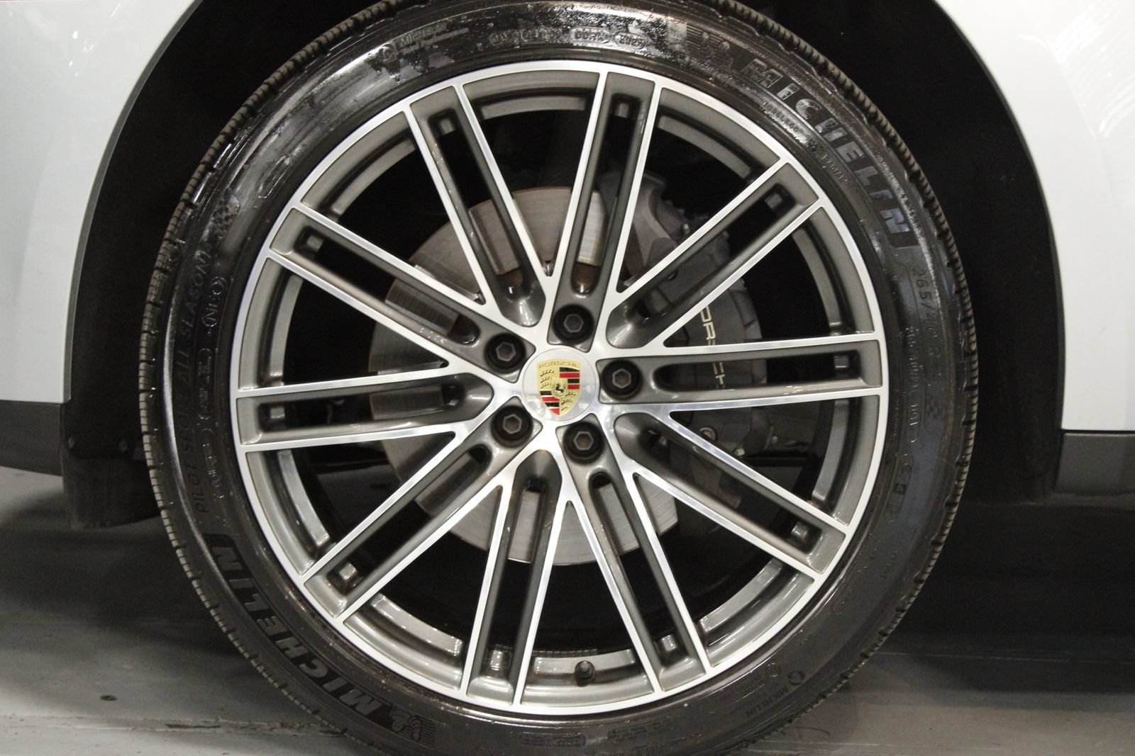 Certified 2026 Porsche Macan AWD/4WD image 11