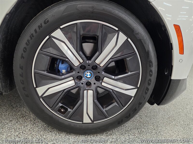 Used 2023 BMW iX M60 w/ Executive Package AWD/4WD image 16