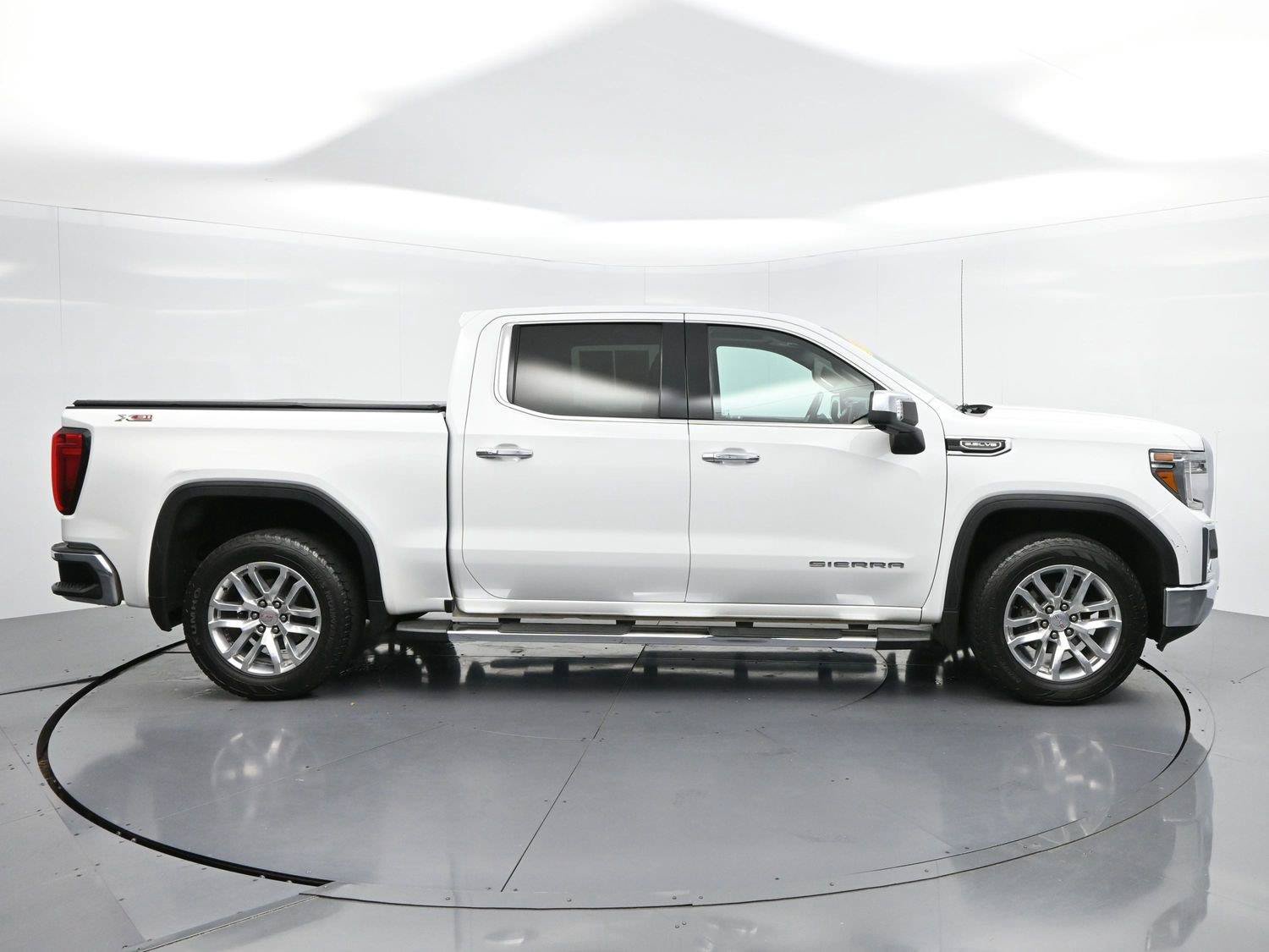 Used 2019 GMC Sierra 1500 SLT w/ SLT Premium Plus Package AWD/4WD image 8