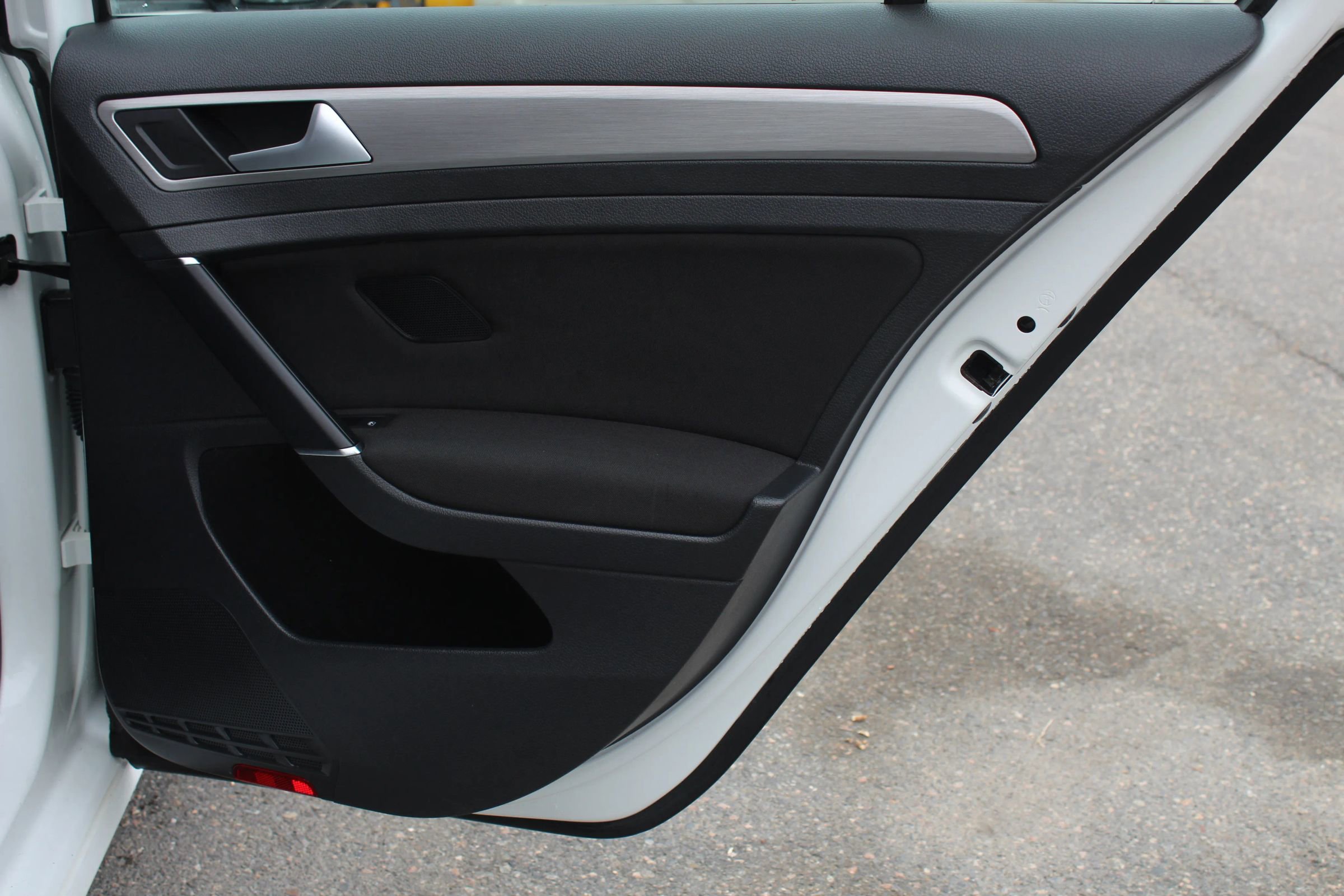 Used 2017 Volkswagen Golf Wolfsburg Edition image 16