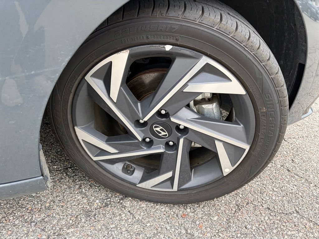 Used 2025 Hyundai Elantra SEL FWD image 11