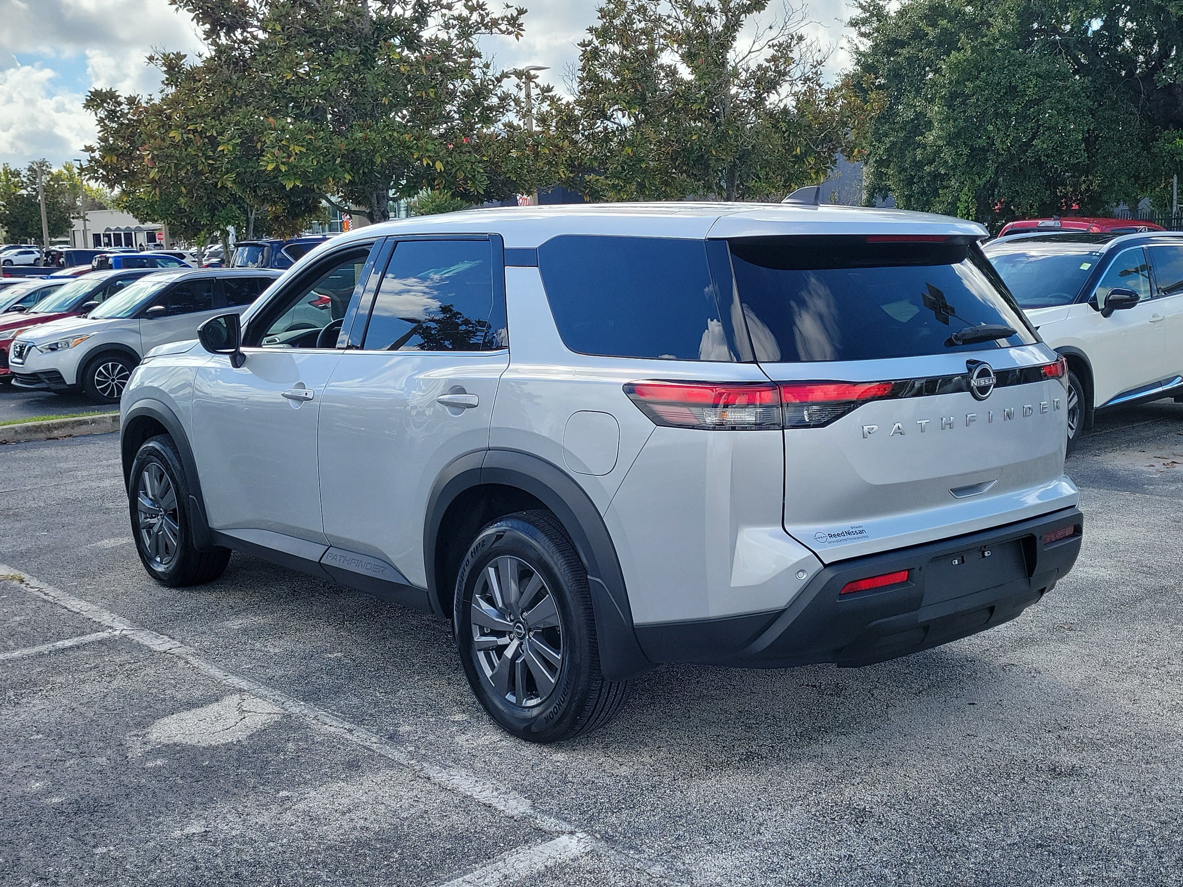 Certified 2025 Nissan Pathfinder S FWD image 7