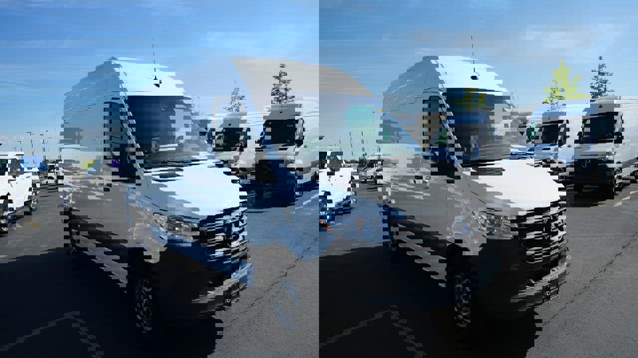 Used 2024 Mercedes-Benz Sprinter 144 Cargo image 3