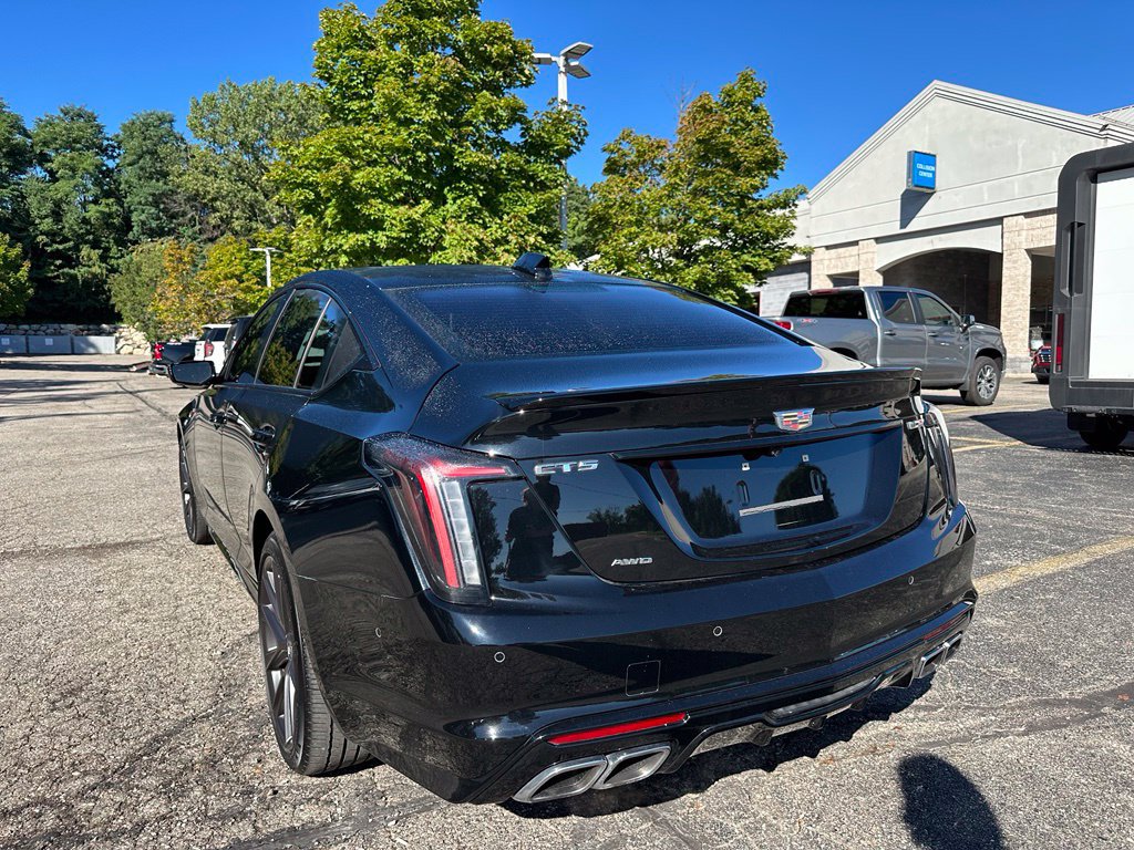 Used 2025 Cadillac CT5 V AWD/4WD image 3