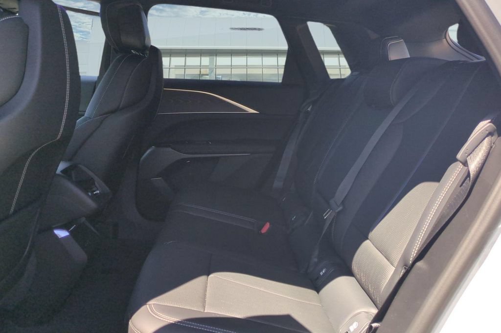 New 2026 Cadillac Lyriq Luxury AWD/4WD image 12