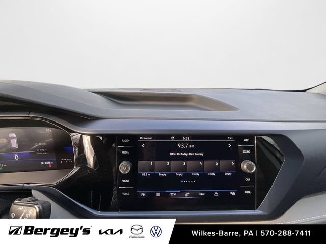 Used 2024 Volkswagen Taos SE w/ Black Wheel Plus Package AWD/4WD image 9