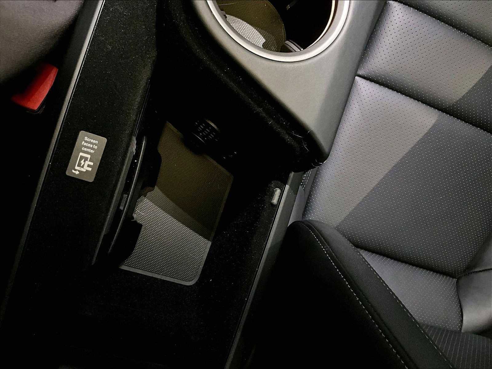 Used 2025 Porsche Taycan image 29