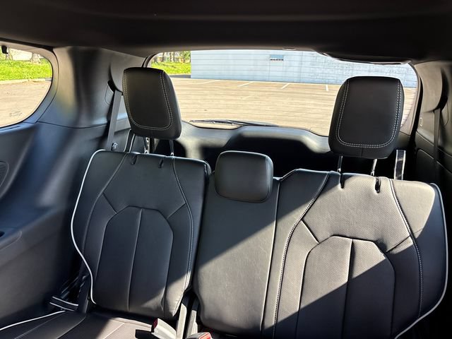 New 2027 Chrysler Pacifica Limited w/ Family Tech Group FWD image 9