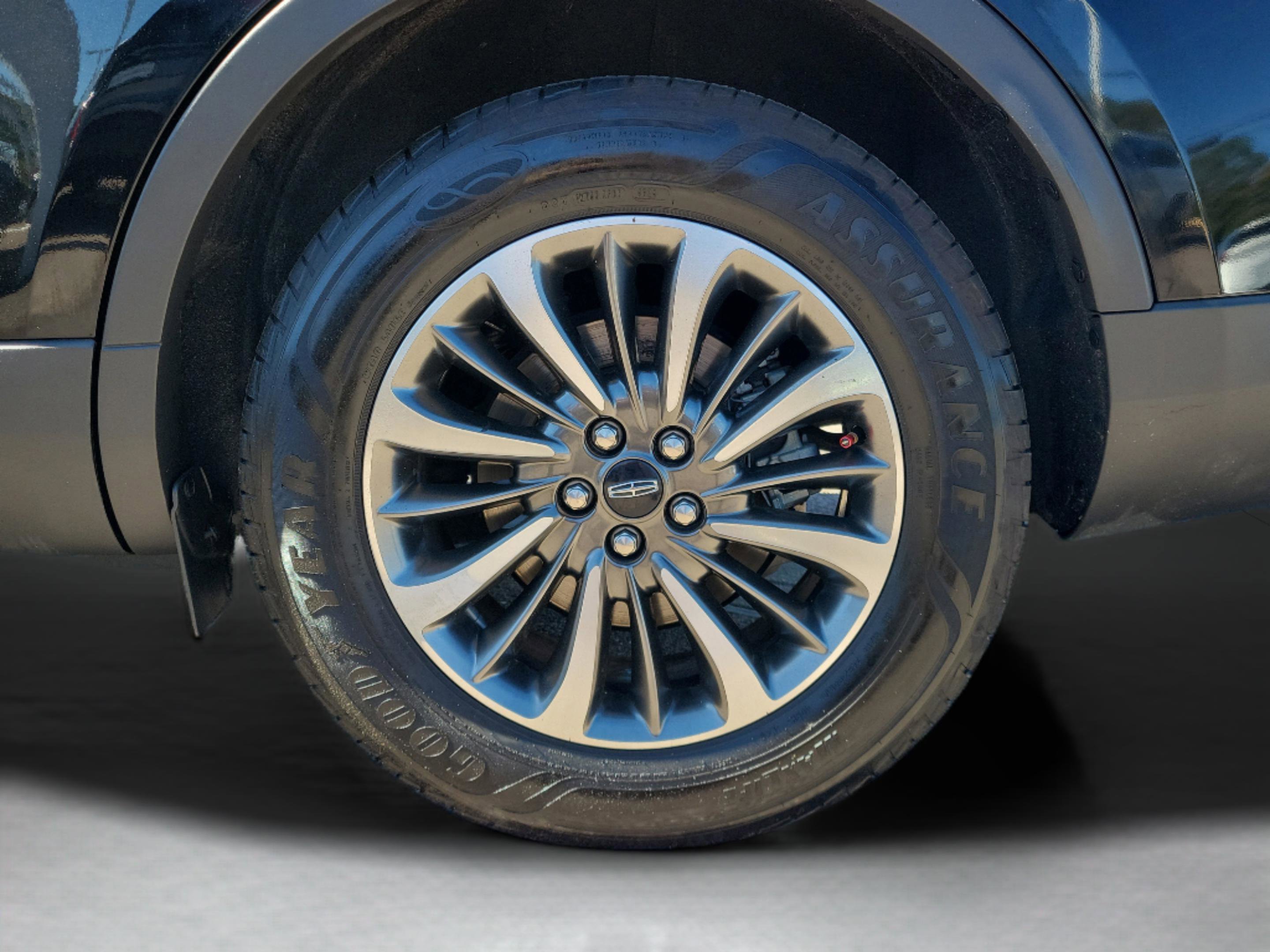 Used 2021 Lincoln Nautilus Reserve image 31