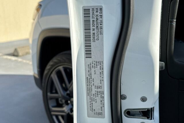 New 2026 Jeep Compass Limited image 24