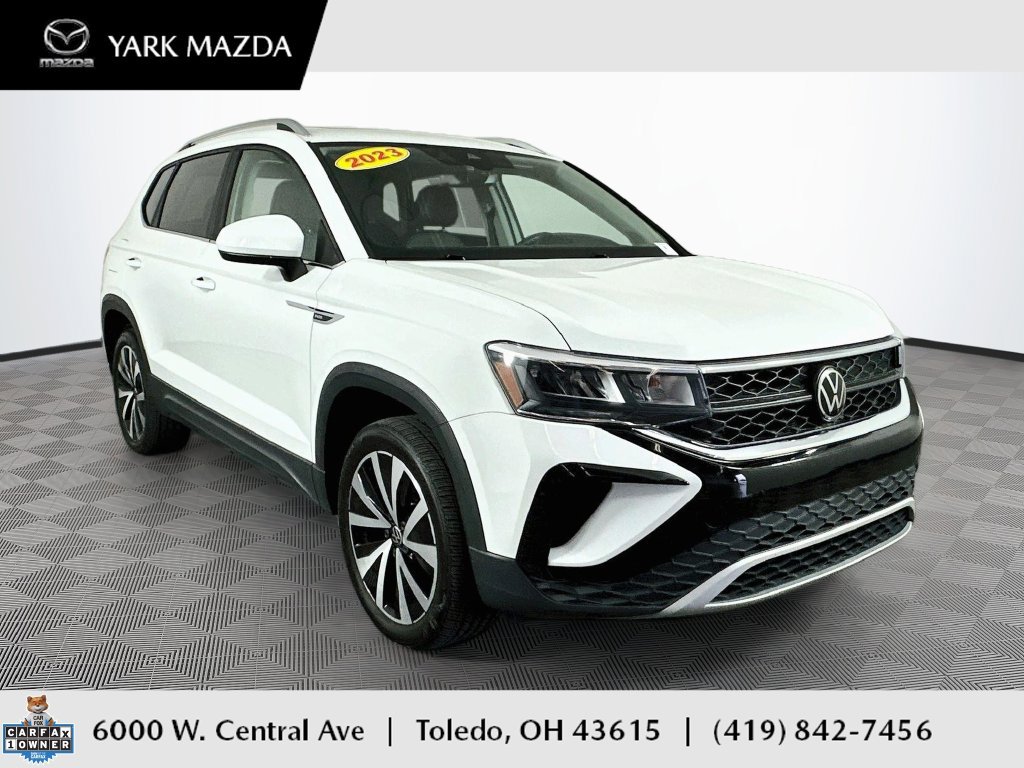 Used 2023 Volkswagen Taos SE w/ Panoramic Sunroof Package