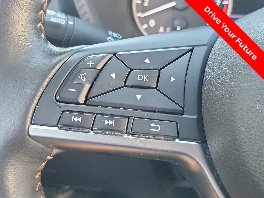 Certified 2025 Nissan Sentra SR w/ SR Premium Package FWD image 5