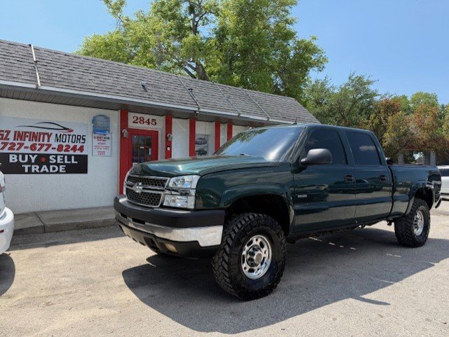 Used 2005 Chevrolet Silverado 2500 LT w/ Heavy-Duty Power Package image 2