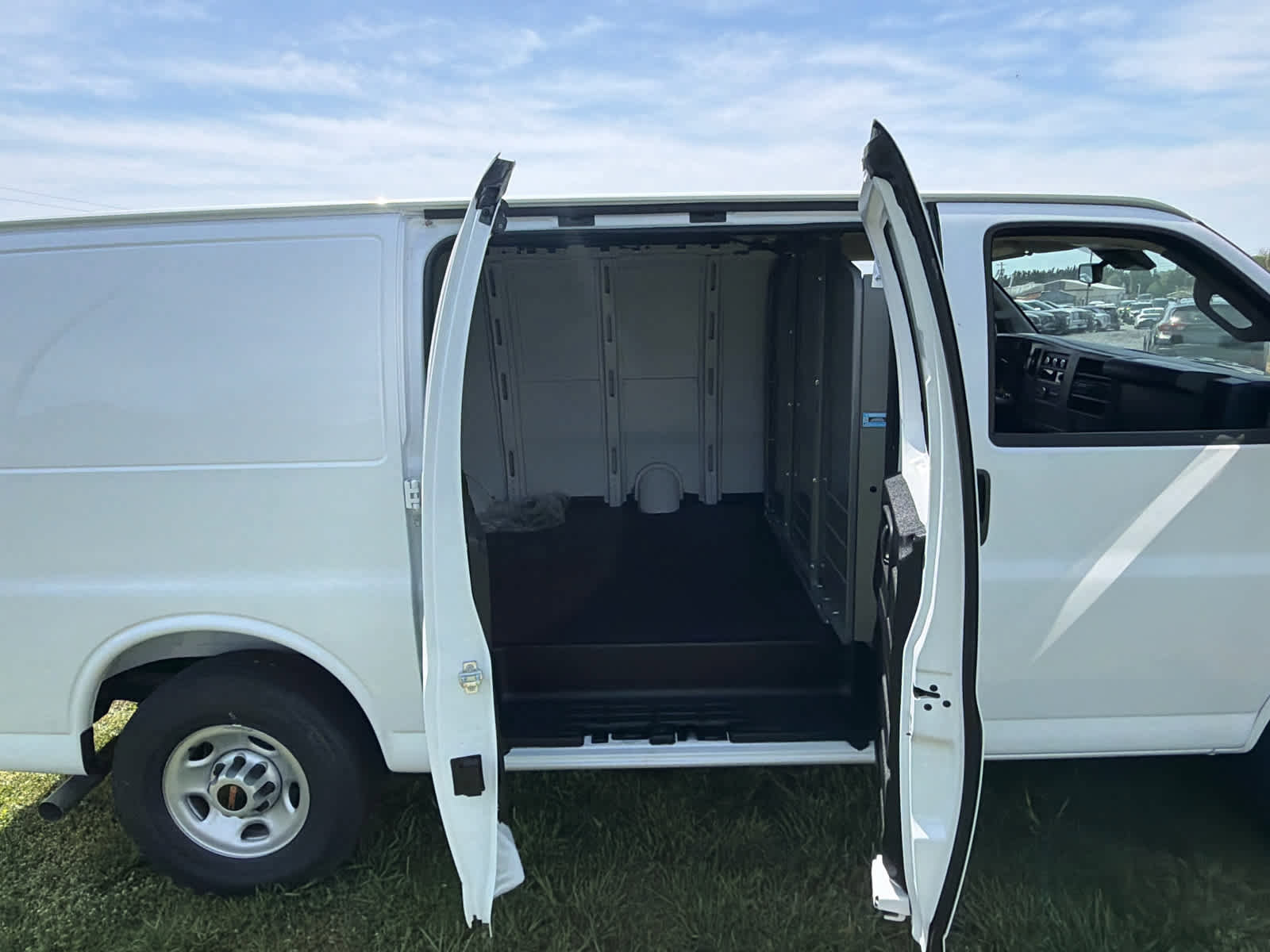 New 2025 GMC Savana 2500 w/ Driver Convenience Package RWD image 16