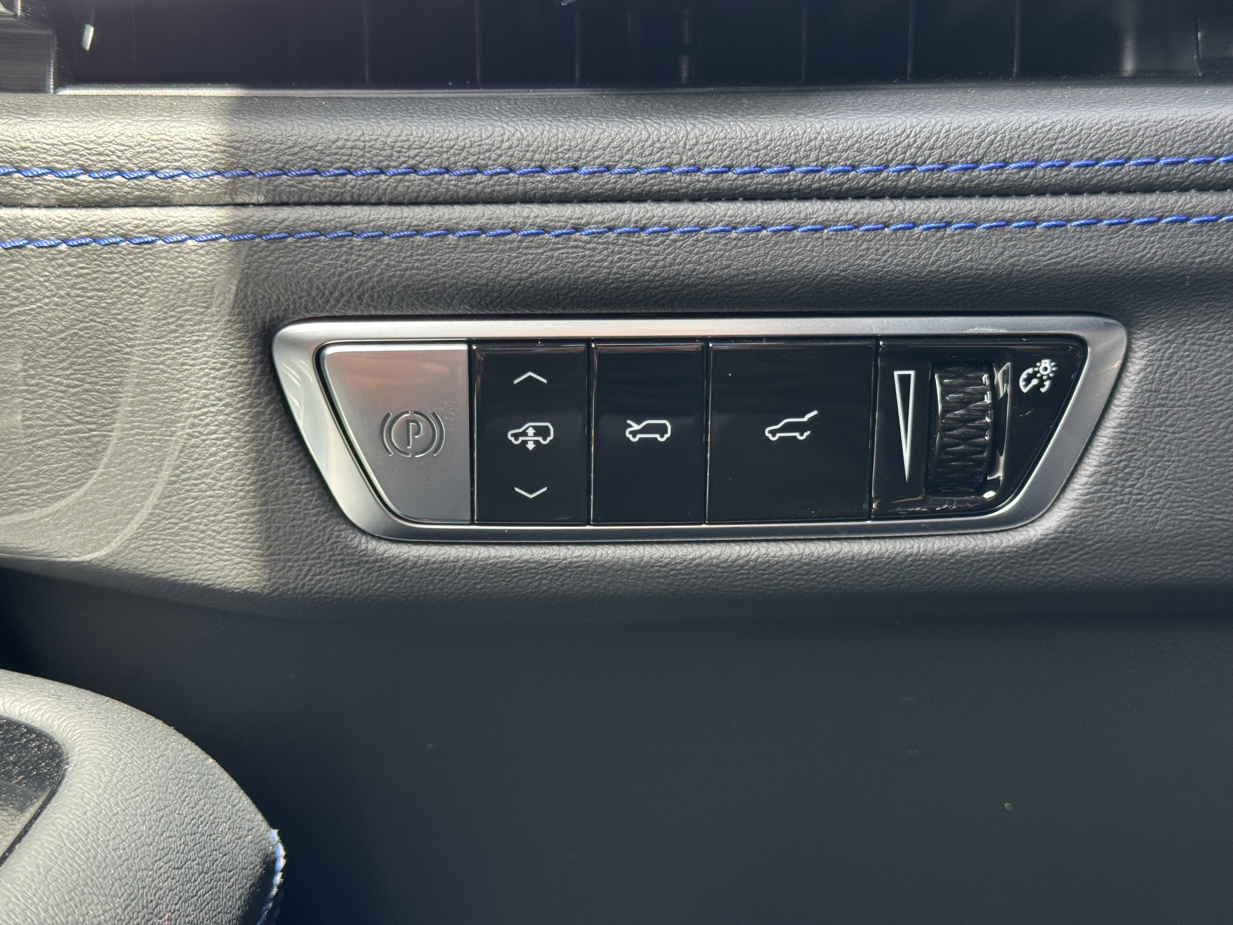 New 2025 Cadillac Escalade IQ Sport 1 w/ Smart Trailering package image 29