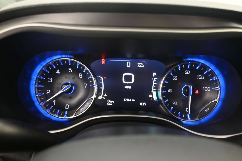 Used 2022 Chrysler Pacifica Touring-L FWD image 11