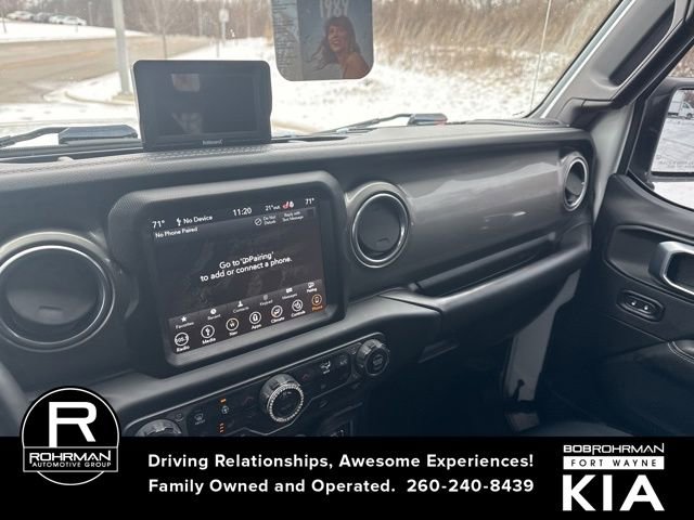 Used 2018 Jeep Wrangler Unlimited Sahara image 11