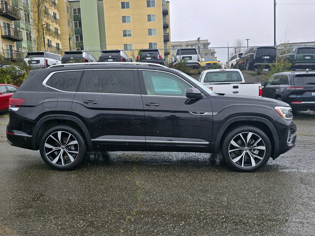Used 2025 Volkswagen Atlas SEL Premium R-Line AWD/4WD image 9