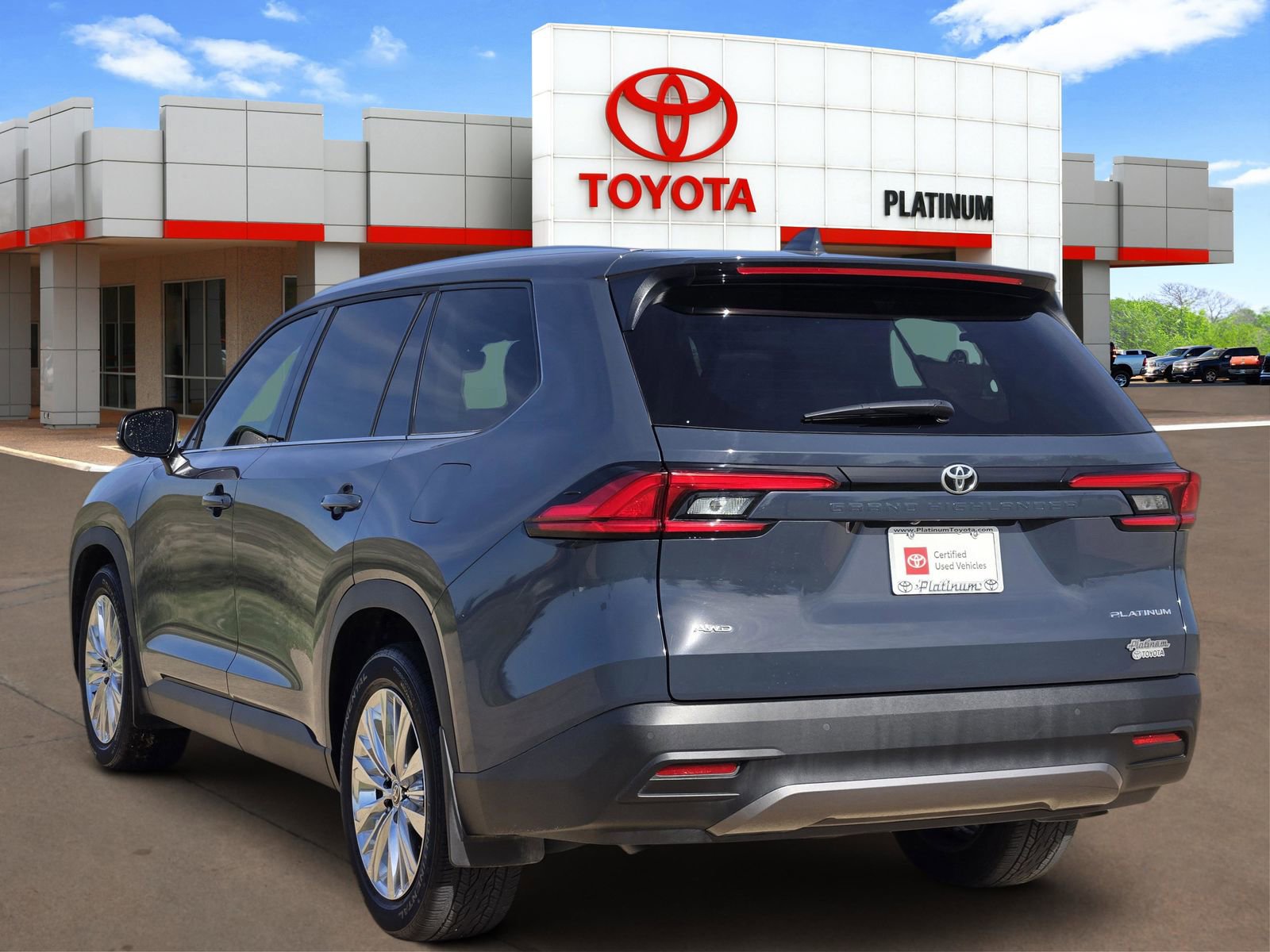 Used 2024 Toyota Grand Highlander Platinum image 4