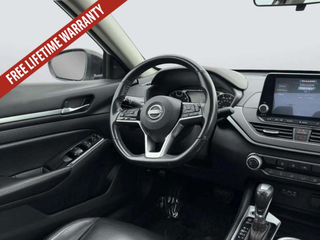 Used 2024 Nissan Altima 2.5 SR FWD image 16