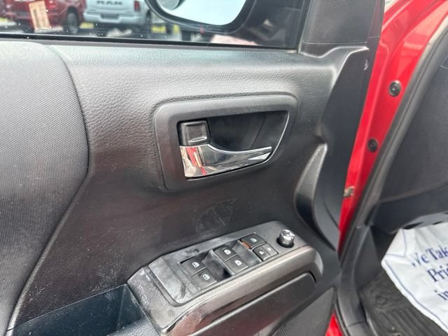 Used 2017 Toyota Tacoma 4x4 Double Cab image 16