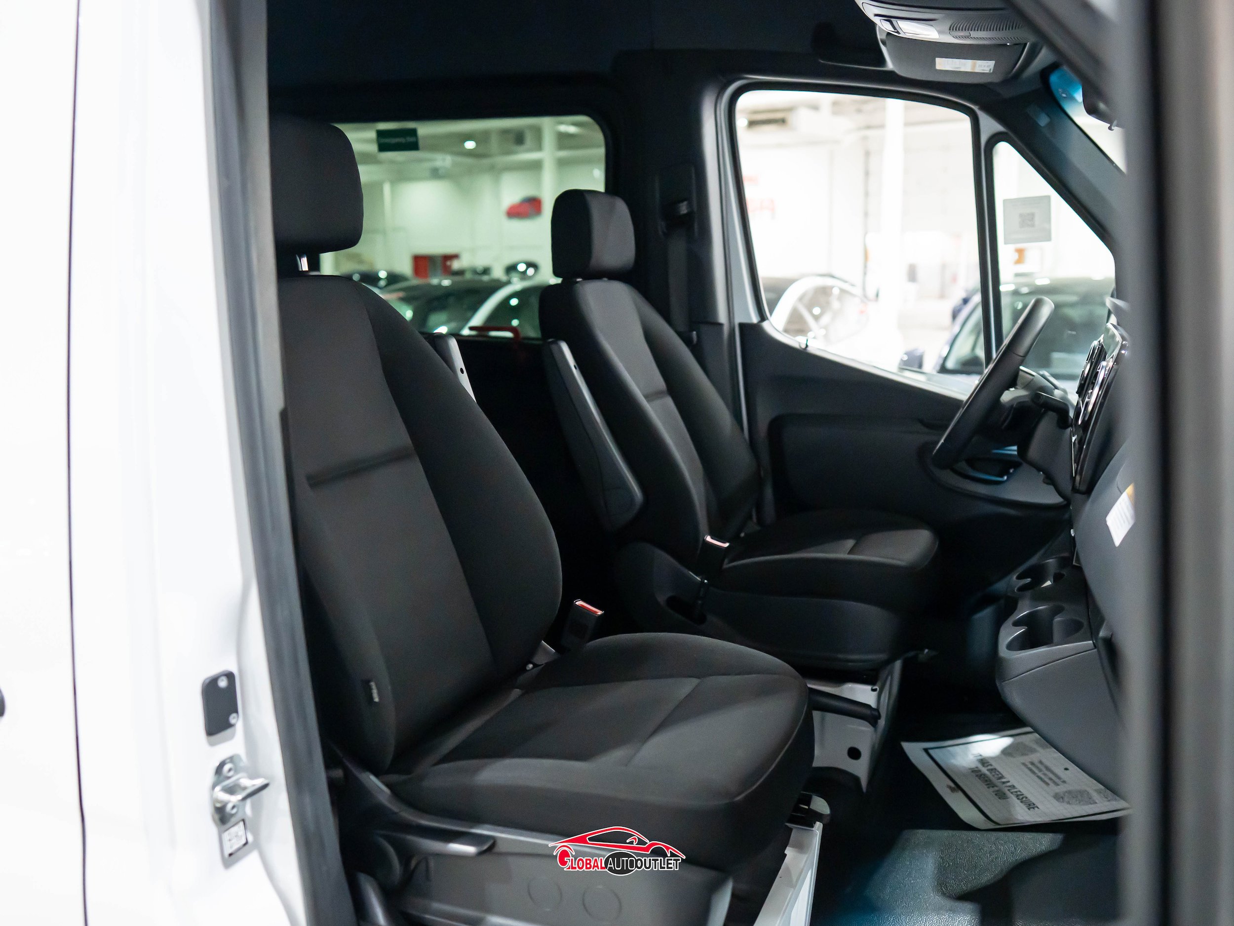 Used 2025 Mercedes-Benz Sprinter 2500 image 15