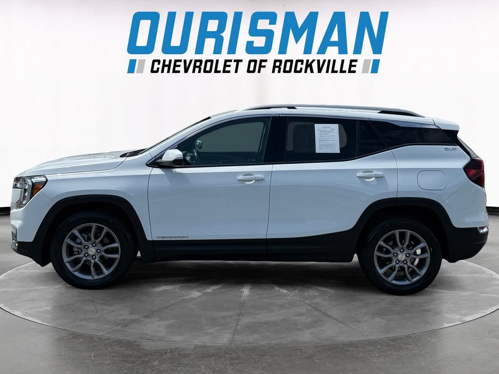 Used 2022 GMC Terrain SLT AWD/4WD image 3