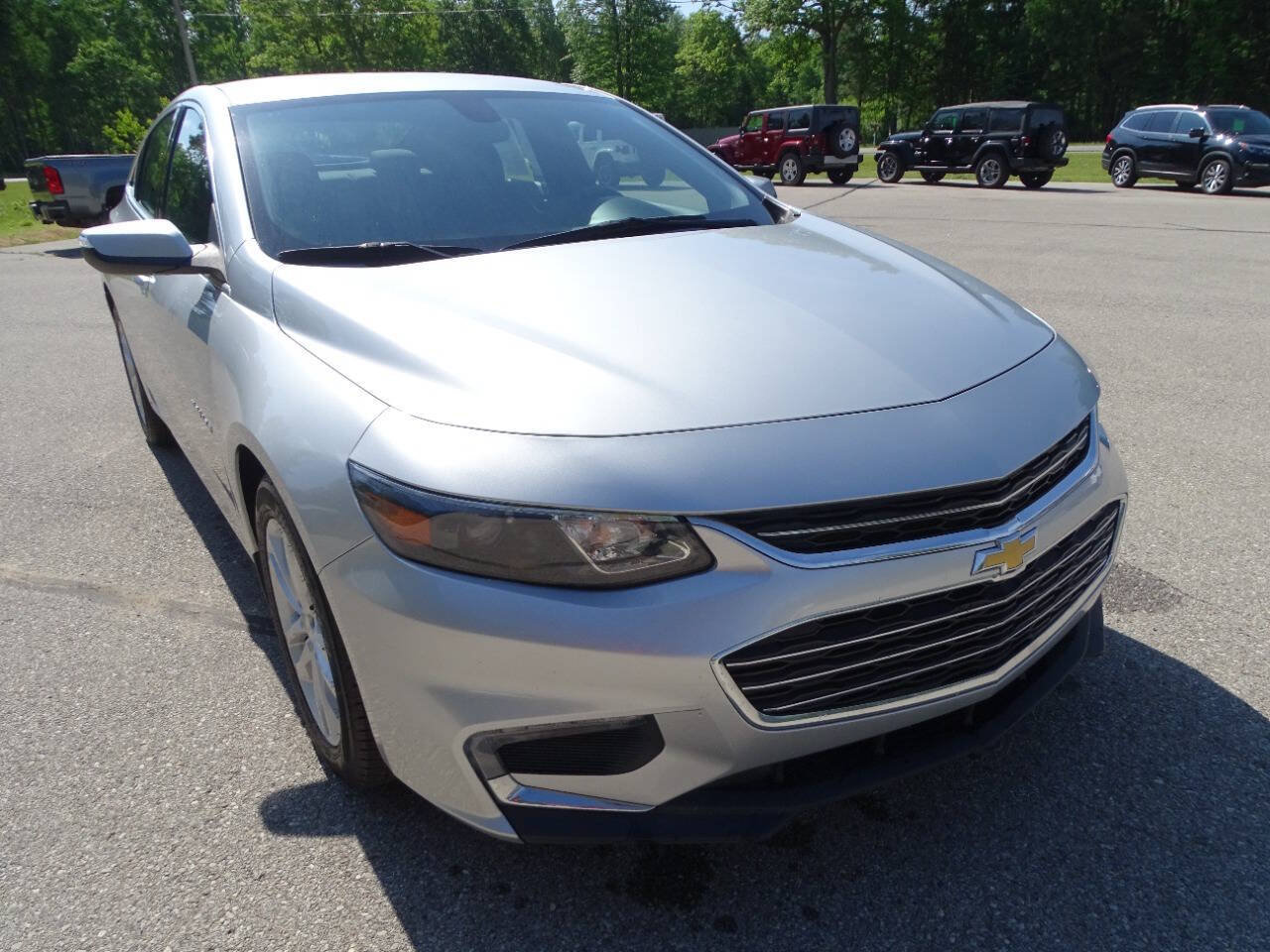 Used 2016 Chevrolet Malibu LT Sedan 4D FWD image 2