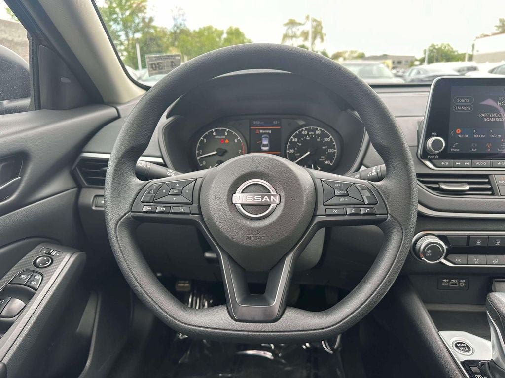 Used 2025 Nissan Altima 2.5 S FWD image 13