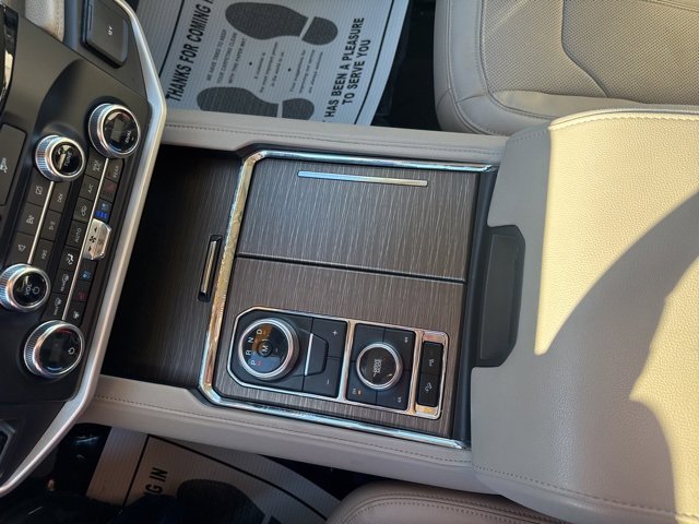 Used 2023 Ford Expedition Limited image 16