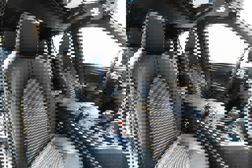 Certified 2025 Toyota Highlander XSE image 12