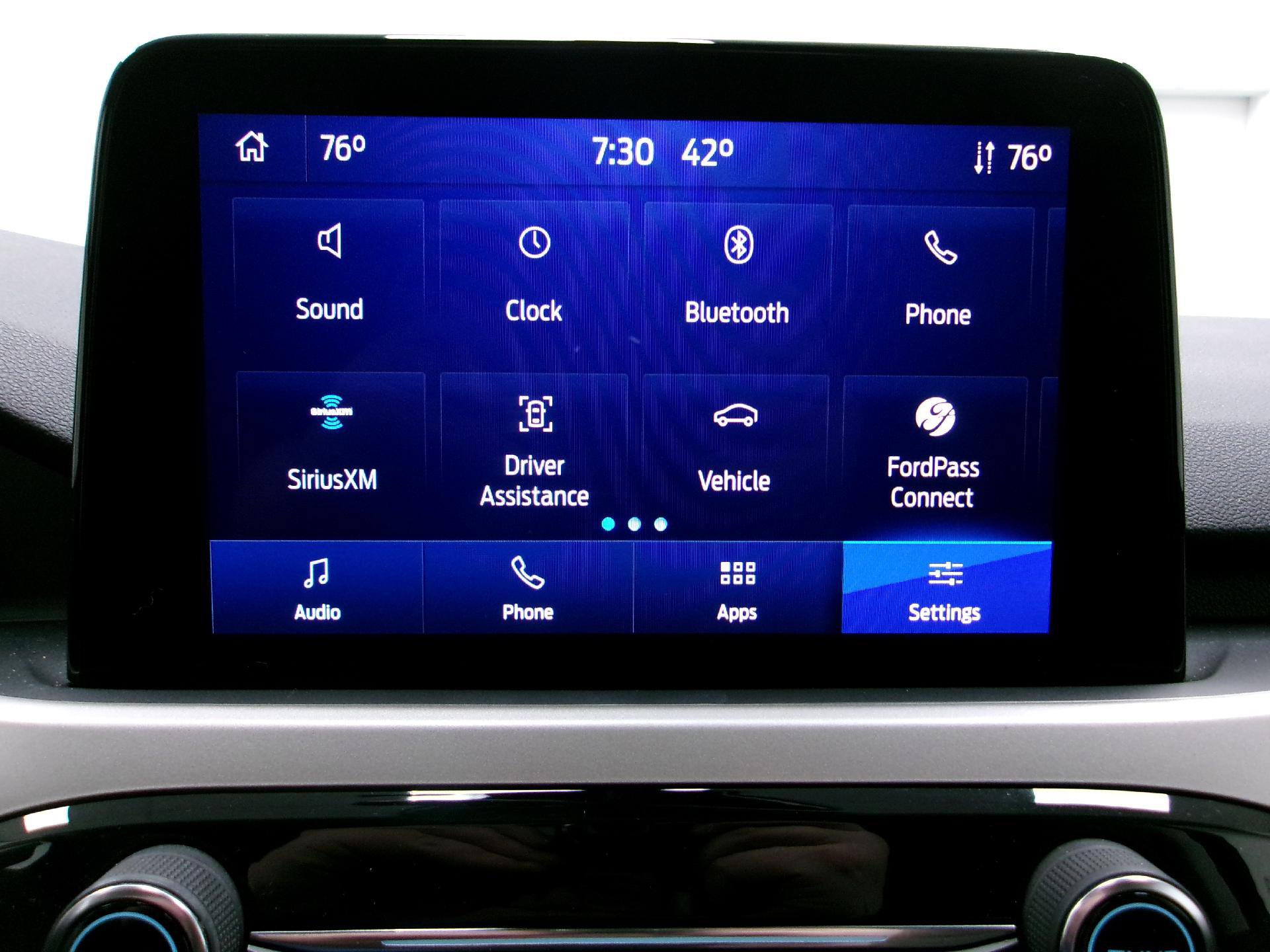 Used 2022 Ford Escape SE image 4