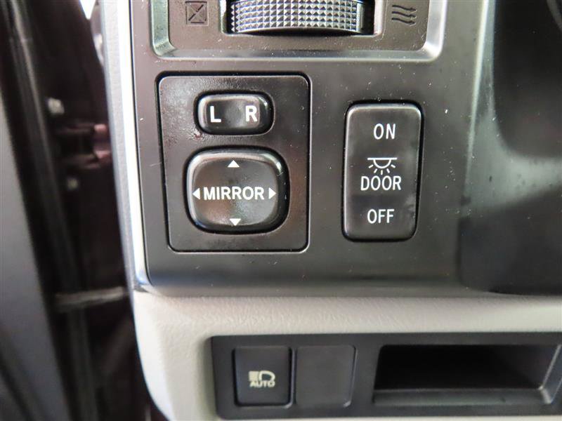 Used 2019 Toyota Sequoia SR5 AWD/4WD image 17