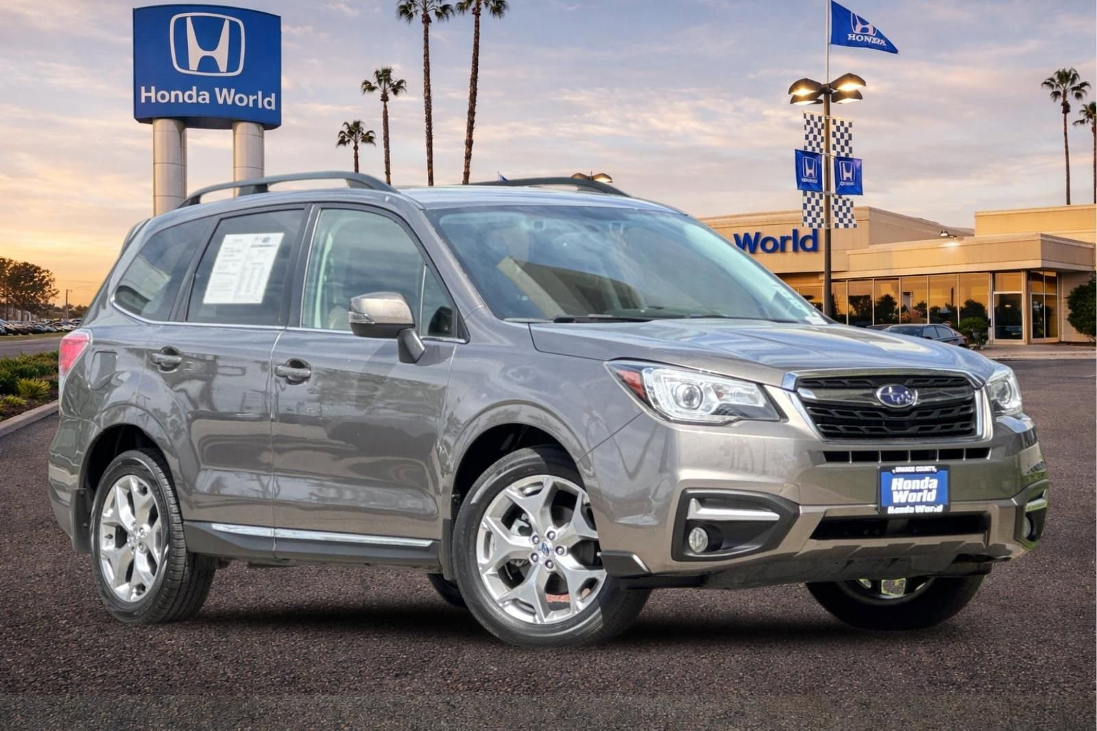 Used 2018 Subaru Forester 2.5i Touring w/ Popular Package #3B AWD/4WD image 2