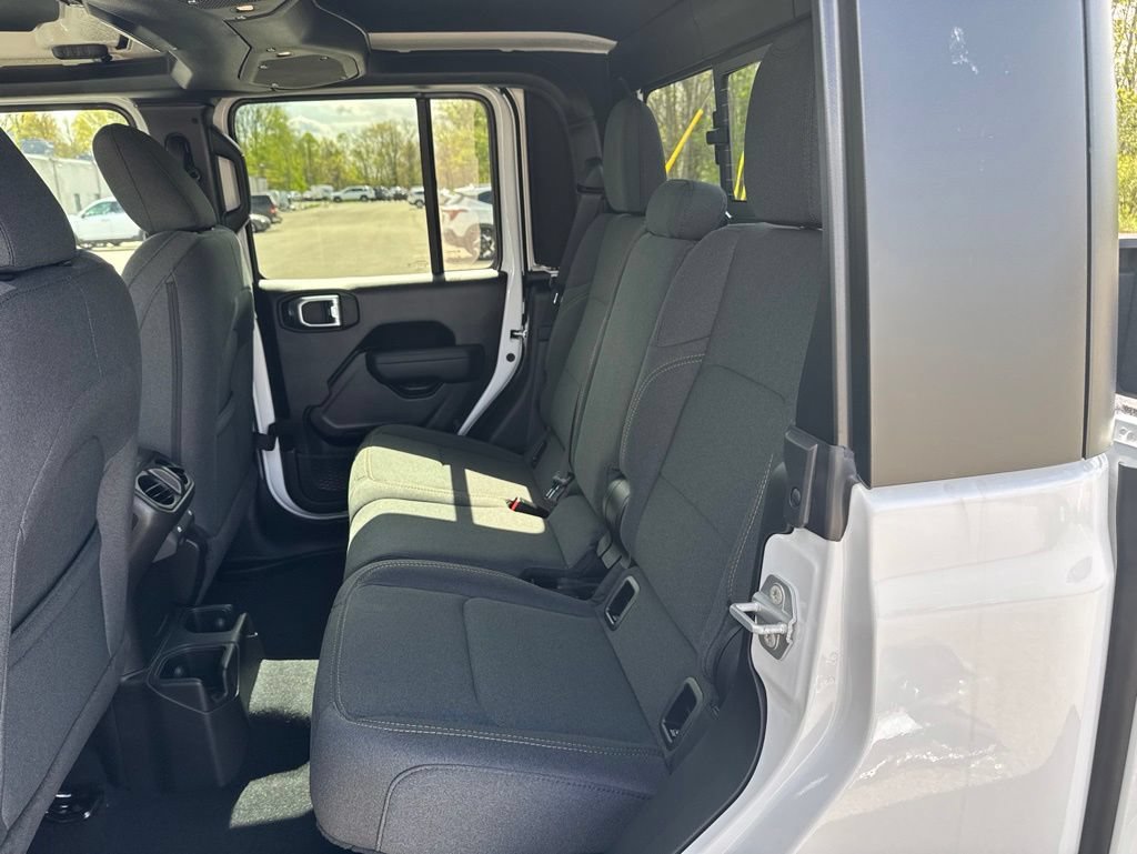 New 2026 Jeep Gladiator Sport AWD/4WD image 8