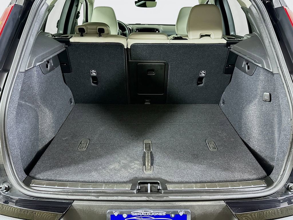 Used 2025 Volvo XC40 B5 Ultra w/ Protection Package AWD/4WD image 16