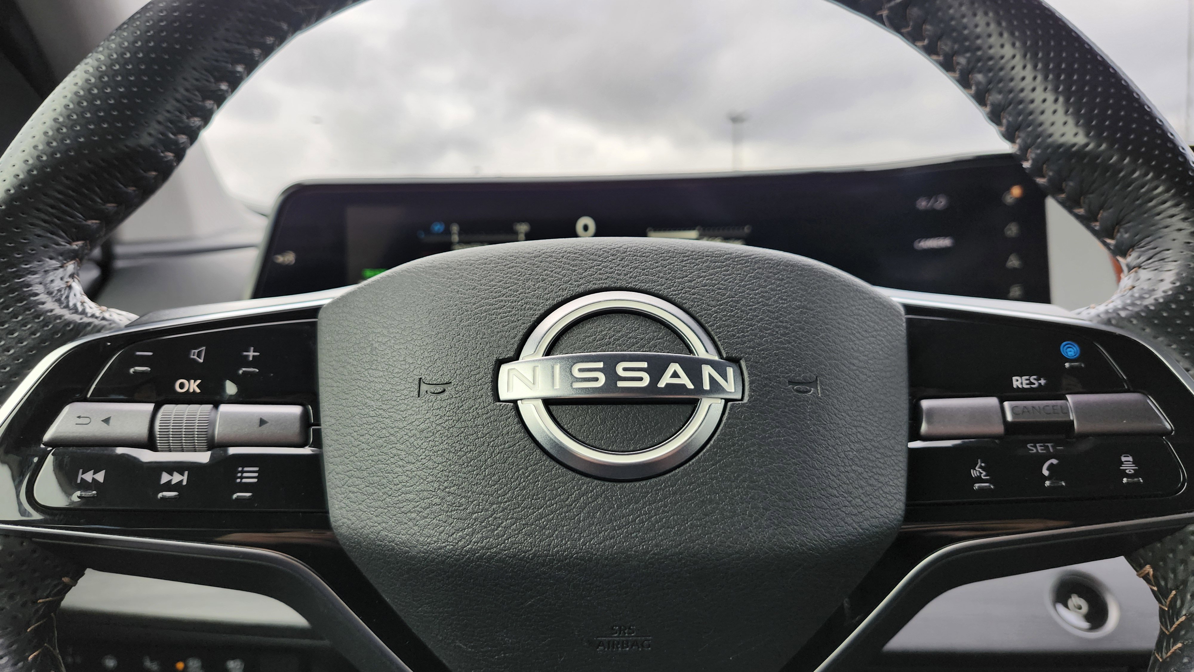 Used 2023 Nissan Ariya FWD image 31