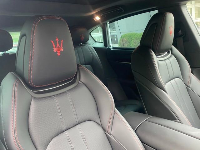 Used 2024 Maserati Levante GT Ultima image 39