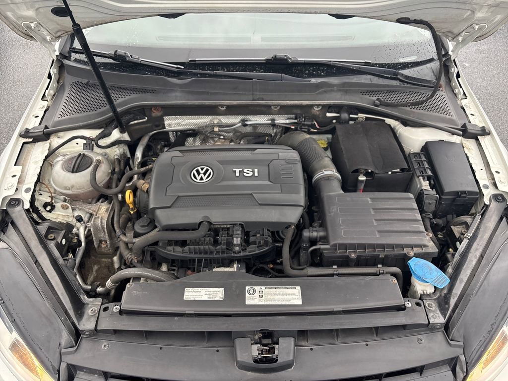 Used 2016 Volkswagen Golf SE image 10