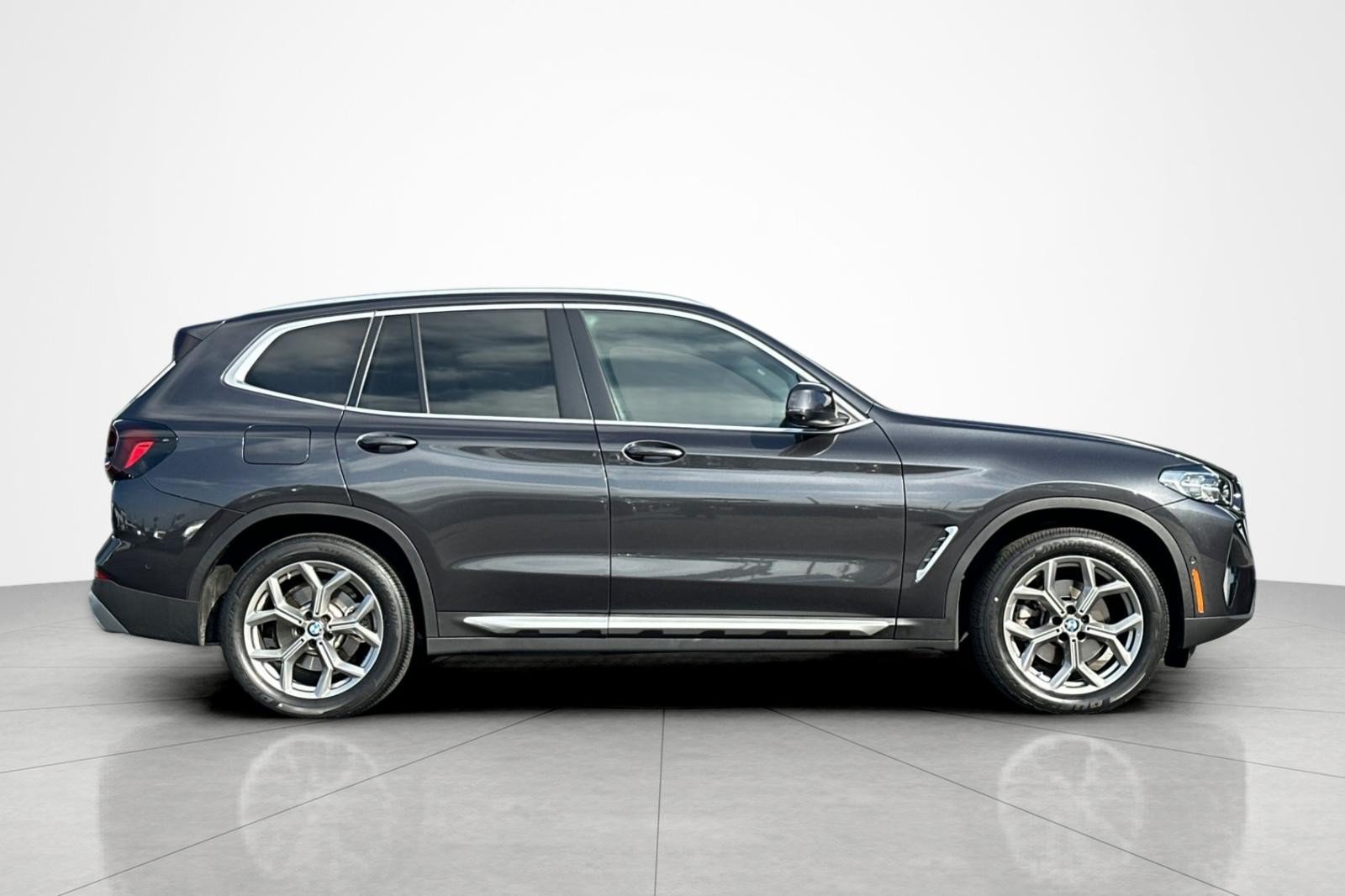 Used 2024 BMW X3 xDrive30i w/ Convenience Package AWD/4WD image 6