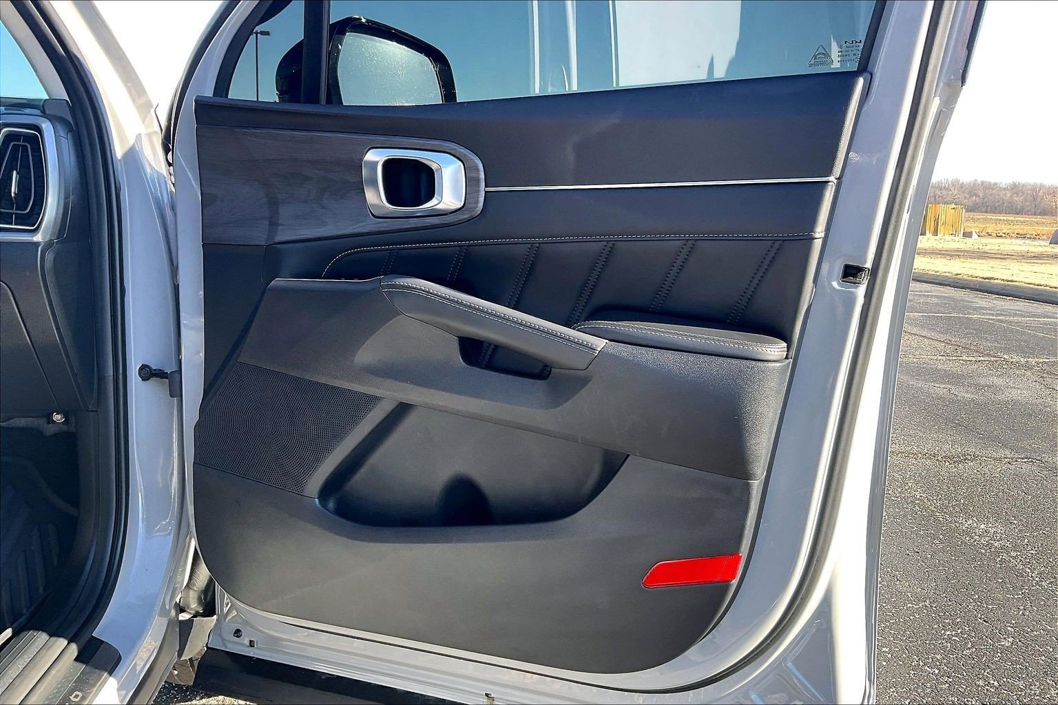 Used 2025 Kia Sorento SX image 20